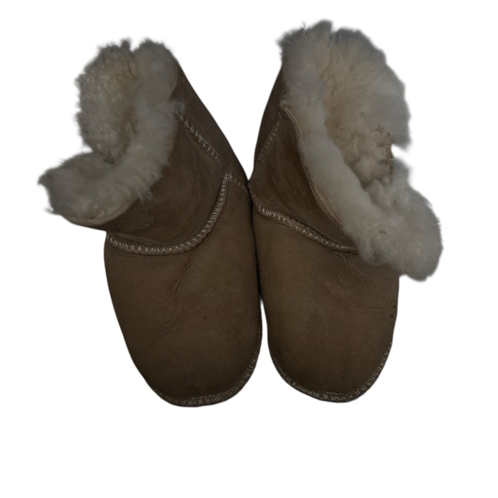 PAWZ Tan Sheepskin and Suede Baby Walker Shoes with White Fur size L